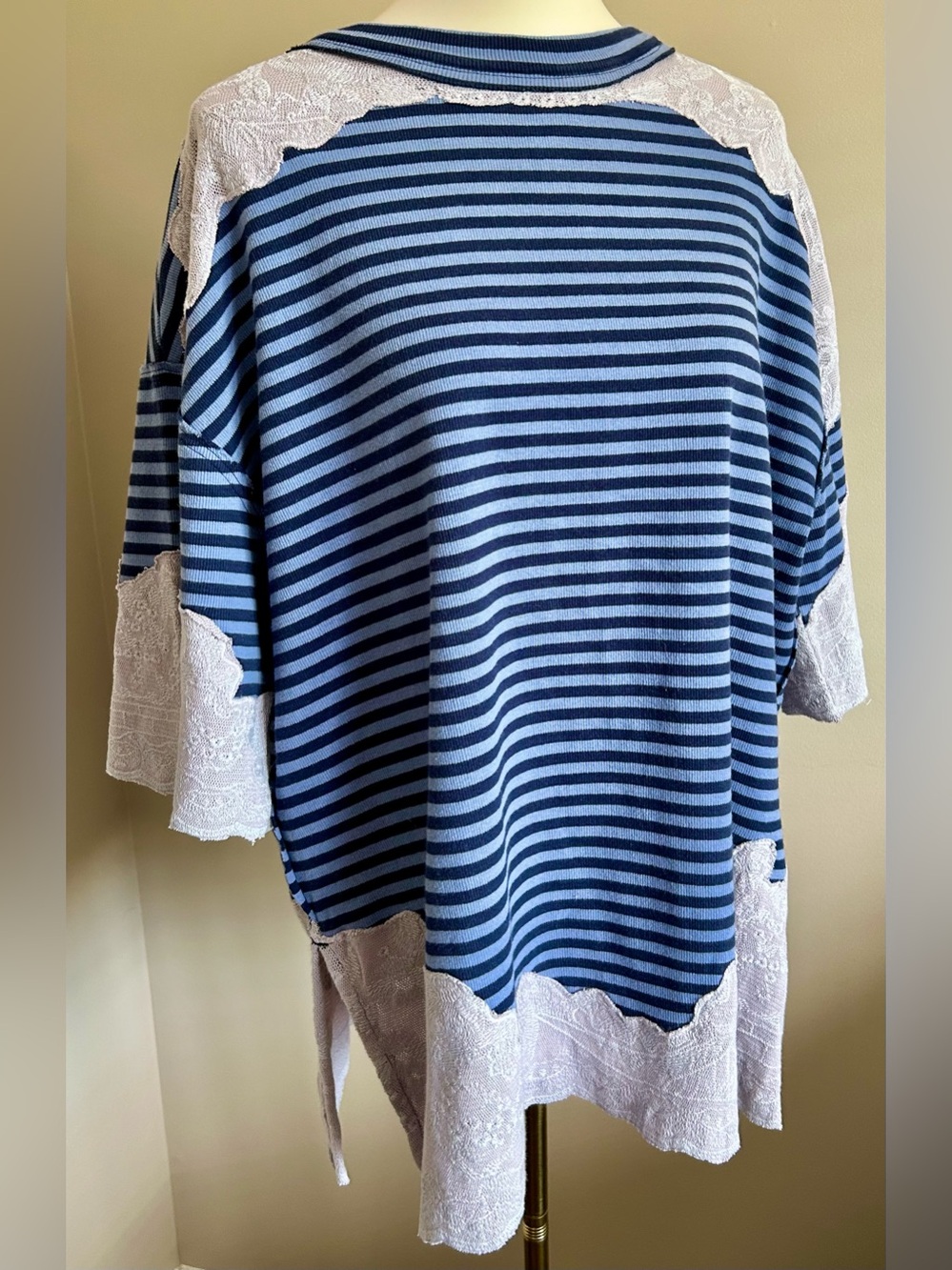 We The Free Oversized Striped Crew Neck Jersey T-Shirt w. Lace Appliqué. - Picture 4 of 9